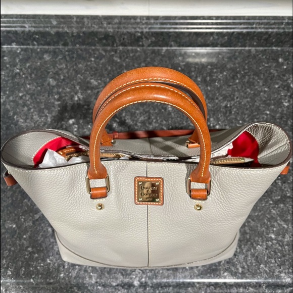 Dooney & Bourke Lg Chelsea Satchel - Picture 6 of 13